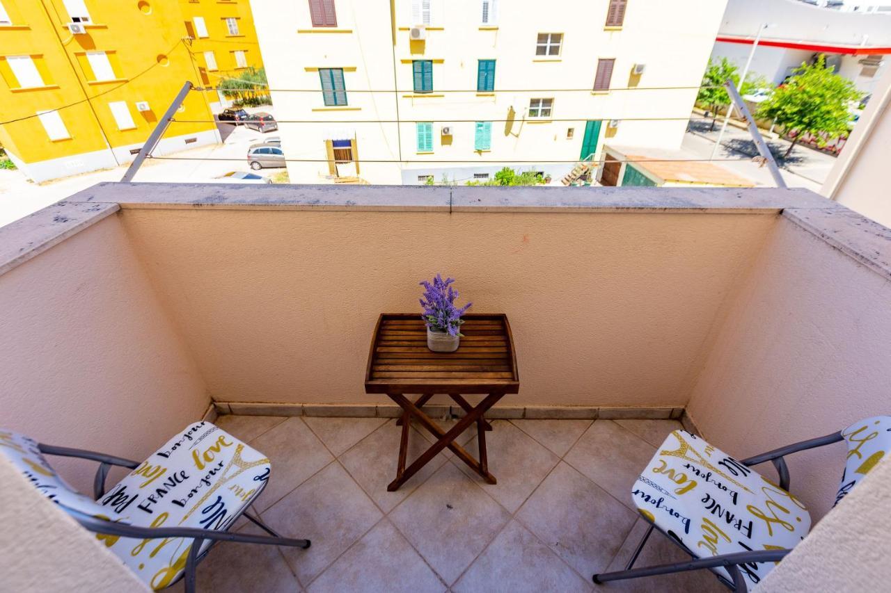 Vale Apartment With Balcony Zadar Eksteriør bilde