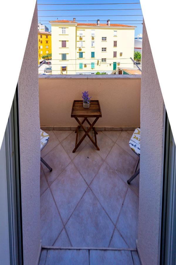 Vale Apartment With Balcony Zadar Eksteriør bilde